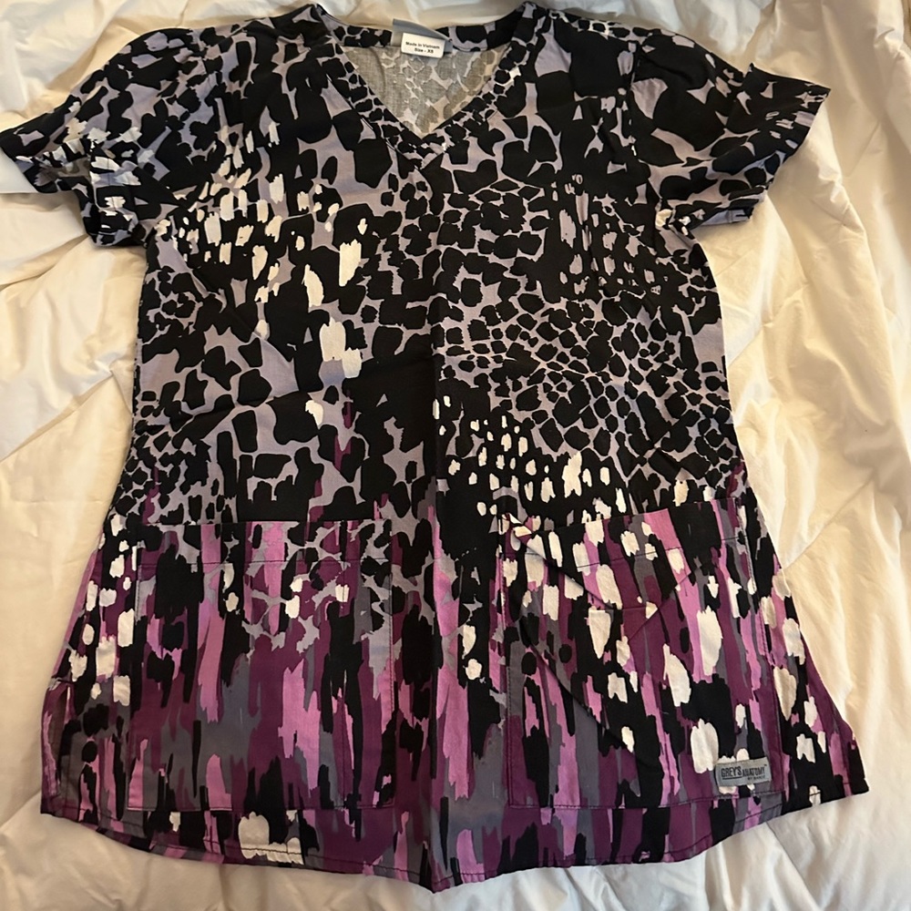 Scrub top